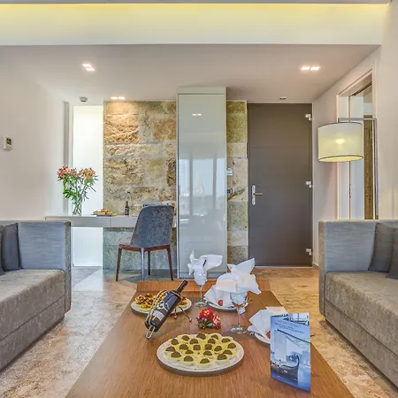 Astir Odysseus And 5*